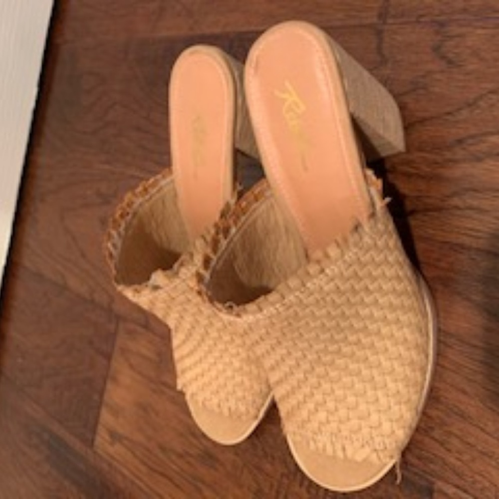 Rebels block heel